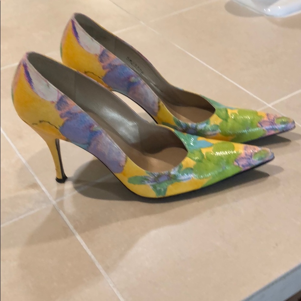 Stuart Weitzman 4” heels